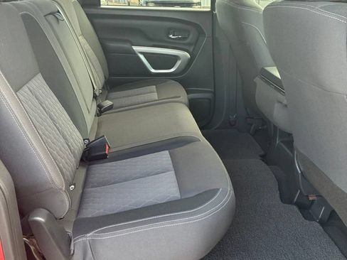 Used 2022 Nissan Titan SV RWD image 14