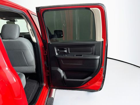 Used 2018 RAM 1500 Express w/ Express Value Package RWD image 27