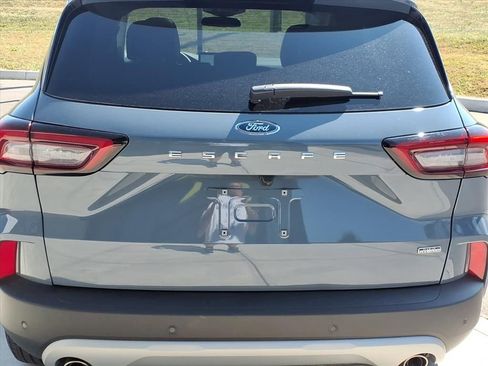 Used 2023 Ford Escape SE image 24