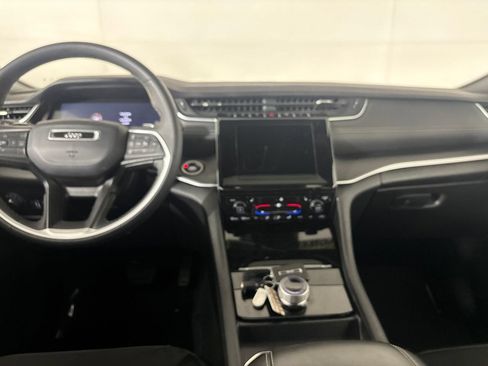 Used 2024 Jeep Grand Cherokee L Altitude AWD/4WD image 26