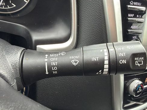 Used 2018 Nissan Murano SV w/ Premium Package FWD image 13