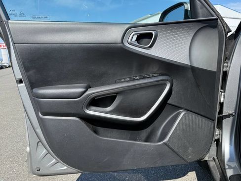 Used 2024 Kia Soul LX w/ Option Group 015 FWD image 16