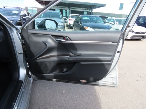 Used 2024 Toyota Camry XSE image 9