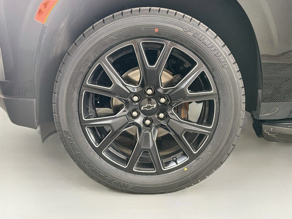 Used 2023 Chevrolet Suburban Premier AWD/4WD image 34