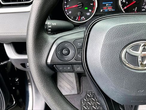 Certified 2020 Toyota RAV4 LE image 21