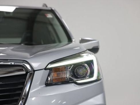 Used 2020 Subaru Forester Touring AWD/4WD image 3