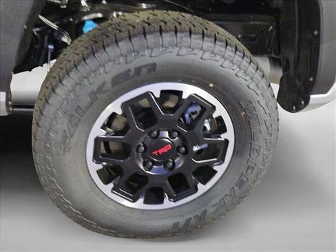 New 2025 Toyota Tacoma TRD Off-Road AWD/4WD image 10