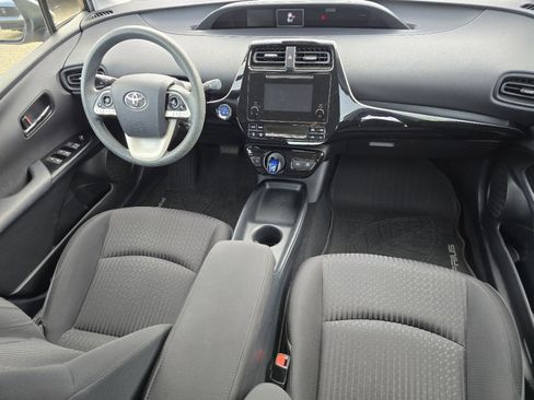 Used 2017 Toyota Prius Two image 18
