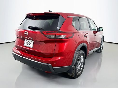 Used 2025 Nissan Rogue S image 5