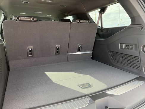 New 2026 GMC Yukon XL Denali AWD/4WD image 32