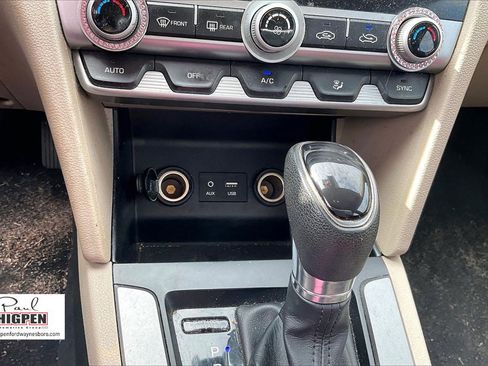 Used 2020 Hyundai Elantra SE w/ Cargo Package (C1) image 30
