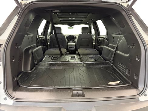 Used 2023 Chevrolet Traverse RS w/ LPO, Floor Liner Package AWD/4WD image 31