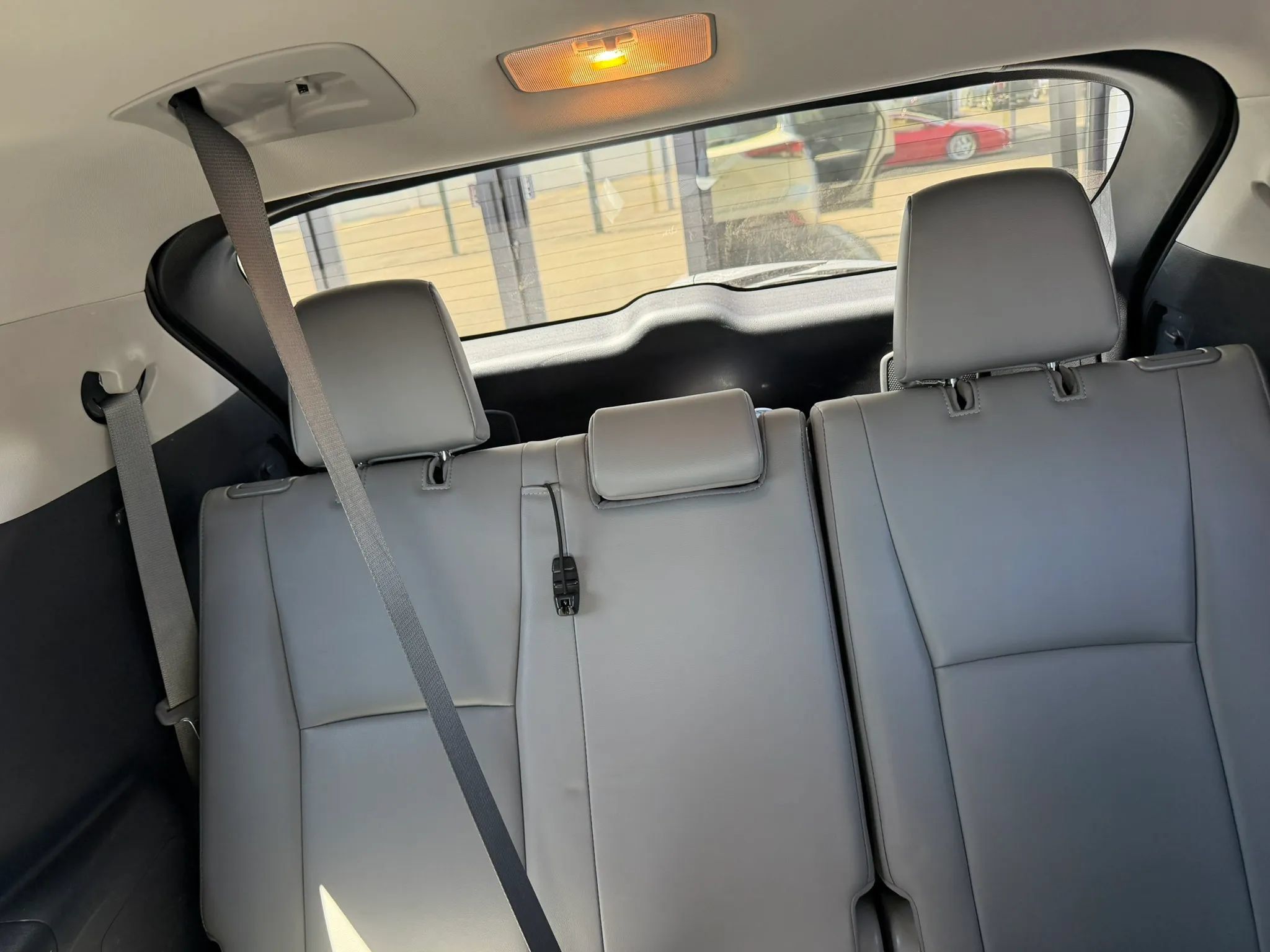 Used 2020 Toyota Highlander Limited FWD image 26