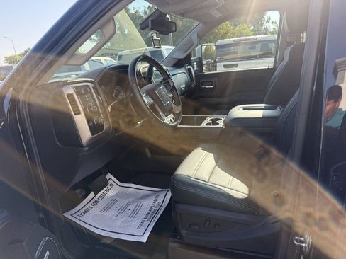 Used 2018 GMC Sierra 2500 Denali w/ Duramax Plus Package AWD/4WD image 7