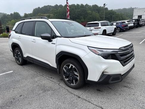 Used 2025 Subaru Forester Limited AWD/4WD image 7