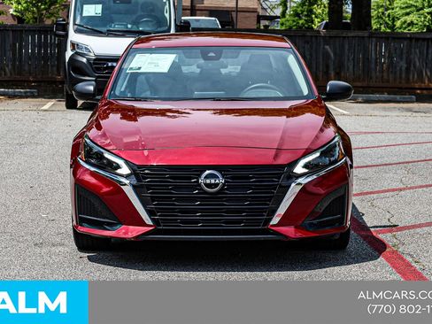 Used 2025 Nissan Altima 2.5 SV FWD image 12