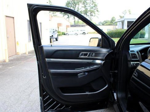 Used 2018 Ford Explorer XLT w/ Equipment Group 201A image 20