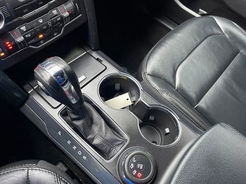 Used 2018 Ford Explorer XLT w/ Equipment Group 202A image 17