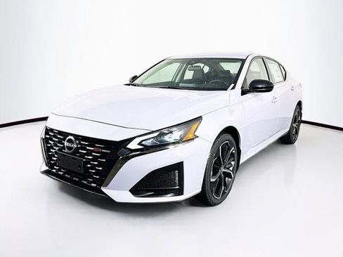 New 2025 Nissan Altima 2.5 SR image 1