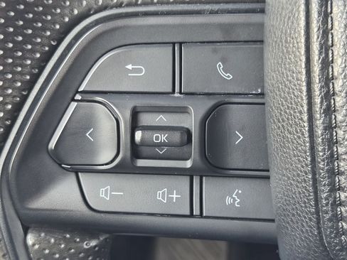 Used 2024 Toyota Tacoma SR5 AWD/4WD image 23