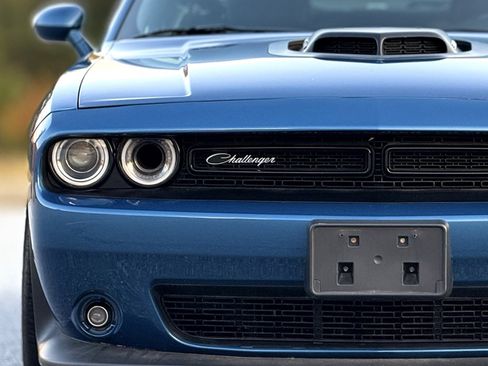 Used 2020 Dodge Challenger R/T Scat Pack w/ Shaker Package image 13