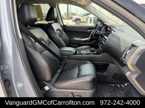 Used 2023 Nissan Pathfinder Platinum w/ Lighting Package (N92) AWD/4WD image 36