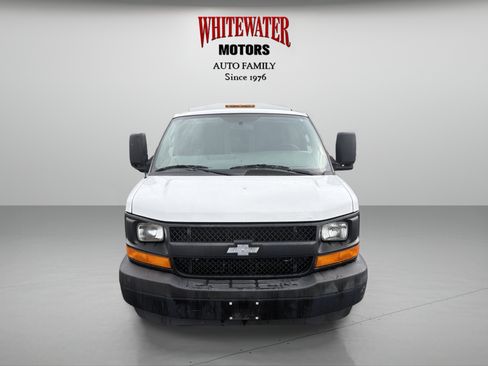 Used 2017 Chevrolet Express 3500 RWD image 6