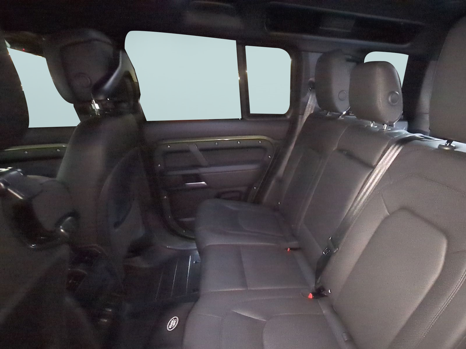 New 2026 Land Rover Defender 110 X-Dynamic SE AWD/4WD image 25