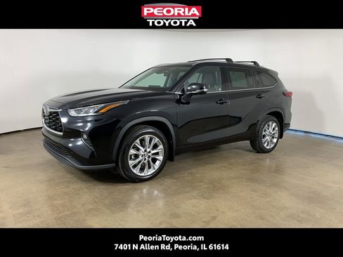 Used 2023 Toyota Highlander Limited image 1