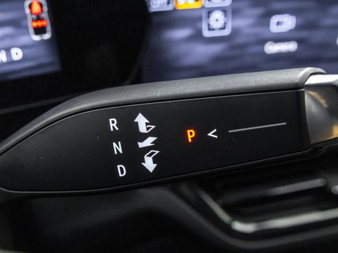 Used 2024 Chevrolet Equinox EV RS FWD image 32