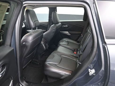 Used 2017 Jeep Cherokee Trailhawk w/ Comfort/Convenience Group image 10