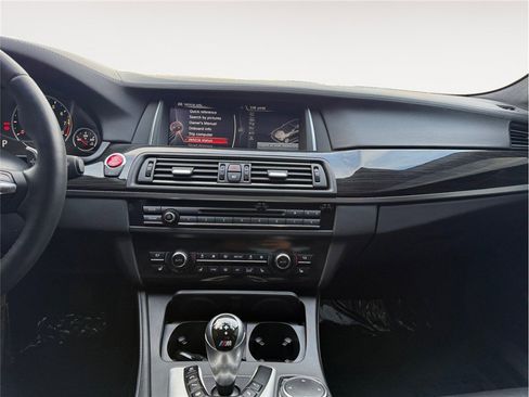 Used 2016 BMW M5 image 12