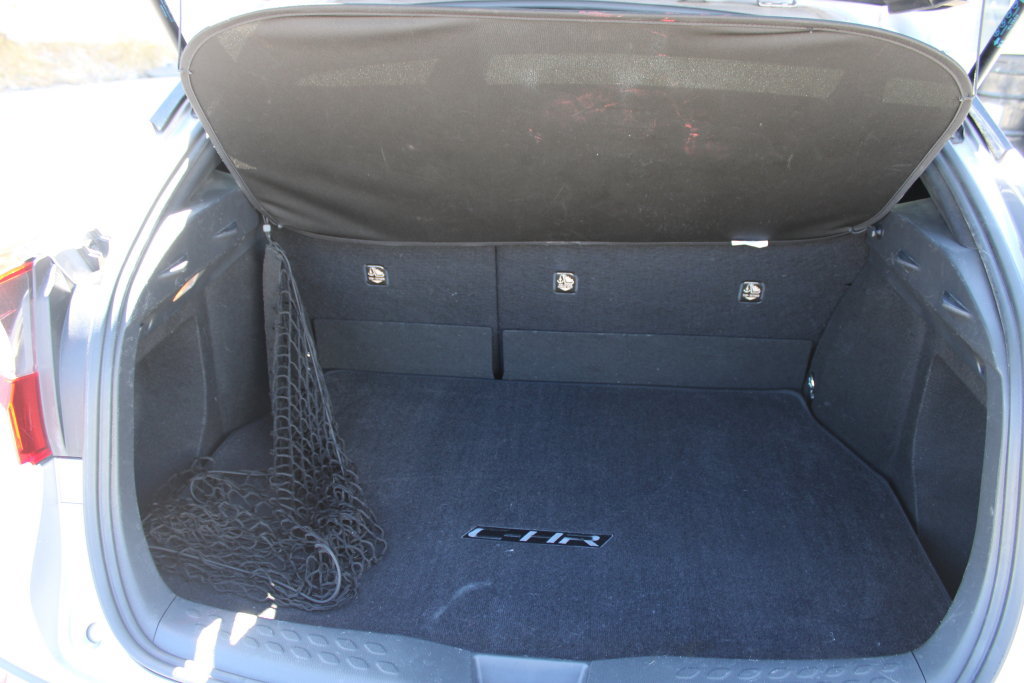 Used 2020 Toyota C-HR XLE FWD image 9