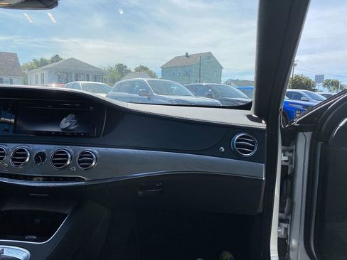 Used 2016 Mercedes-Benz S 550 4MATIC Sedan image 32