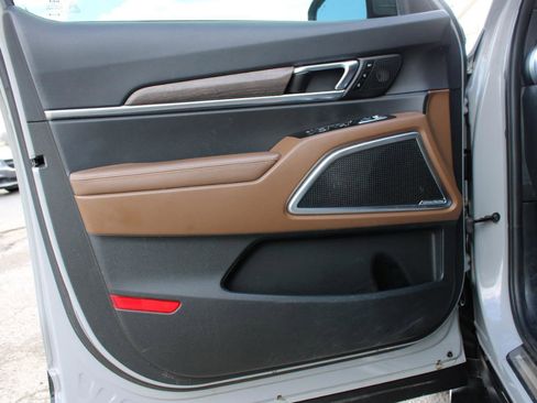 Used 2022 Kia Telluride SX w/ SX Prestige Package image 15