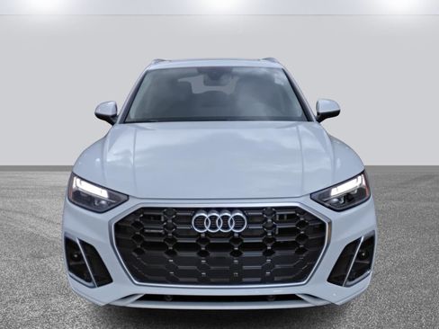 Certified 2024 Audi Q5 e Premium w/ Convenience Package image 2