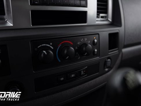 Used 2009 Dodge Ram 2500 Truck SLT w/ Popular Equipment Group image 32