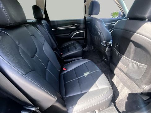 Used 2021 Kia Telluride EX w/ EX Premium Package AWD/4WD image 37