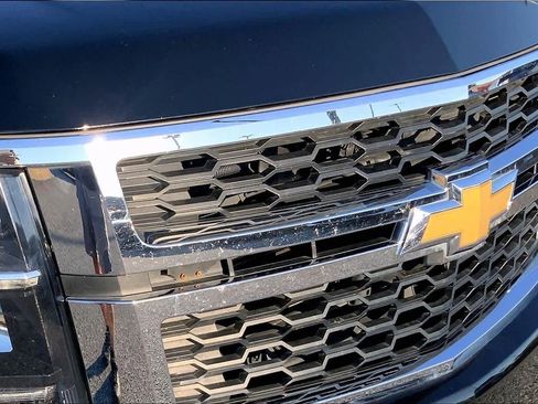 Used 2019 Chevrolet Suburban LT AWD/4WD image 29