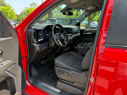 Used 2025 Chevrolet Silverado 1500 LT AWD/4WD image 12