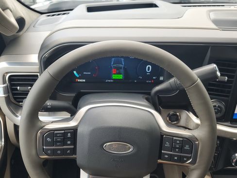 New 2026 Ford F450 Platinum w/ Platinum Plus Package image 17