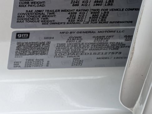 Used 2025 Chevrolet Silverado 1500 LT RWD image 40