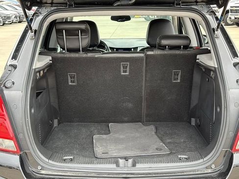Used 2021 Chevrolet Trax LT image 27