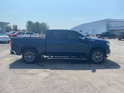 Used 2023 Chevrolet Silverado 1500 LT w/ Z71 Off-Road Package AWD/4WD image 7
