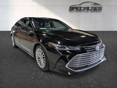 Used 2019 Toyota Avalon Limited FWD image 1