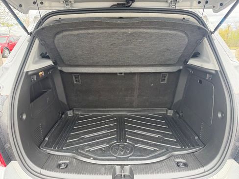 Used 2020 Chevrolet Trax LT w/ LT Convenience Package FWD image 7