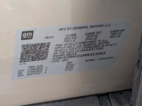 Used 2024 GMC Yukon SLT w/ SLT Luxury Package image 25