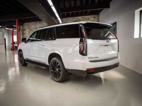 Used 2024 Cadillac Escalade ESV Sport Platinum w/ LPO, ONYX Package AWD/4WD image 49