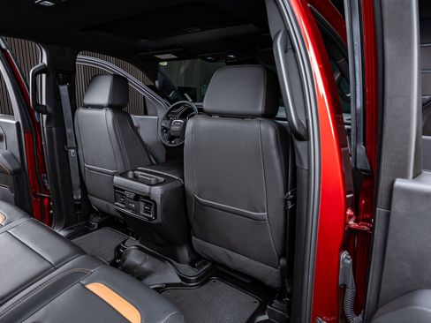 Used 2024 GMC Sierra 1500 AT4 w/ Technology Package image 29