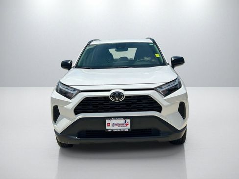 Used 2025 Toyota RAV4 LE AWD/4WD image 2